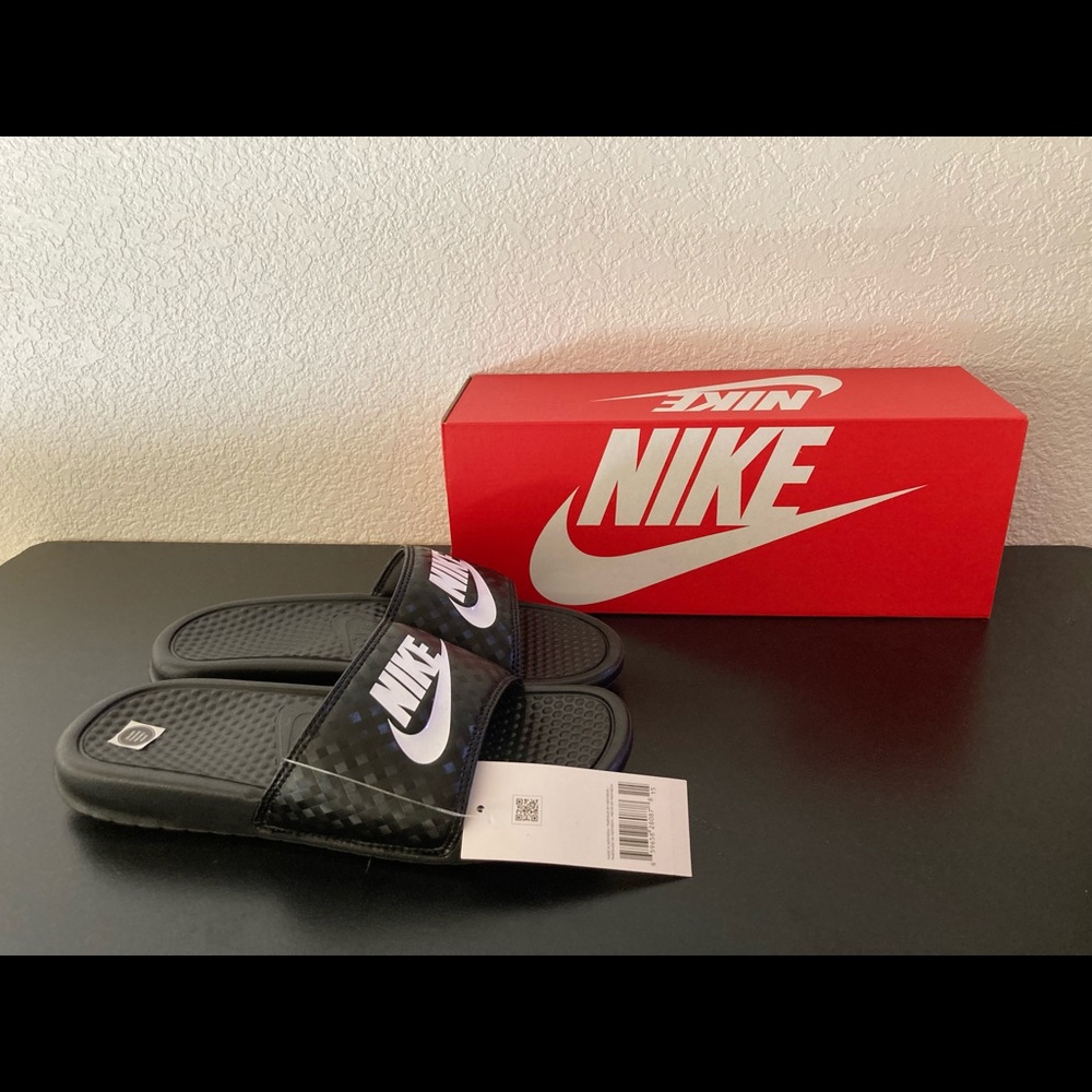 🔥 HP 🔥NEW NIKE BENASSI JDI SLIDES WOMENS SZ 6 9 343881 011 BLACK/WHITE BOX - Picture 2 of 7